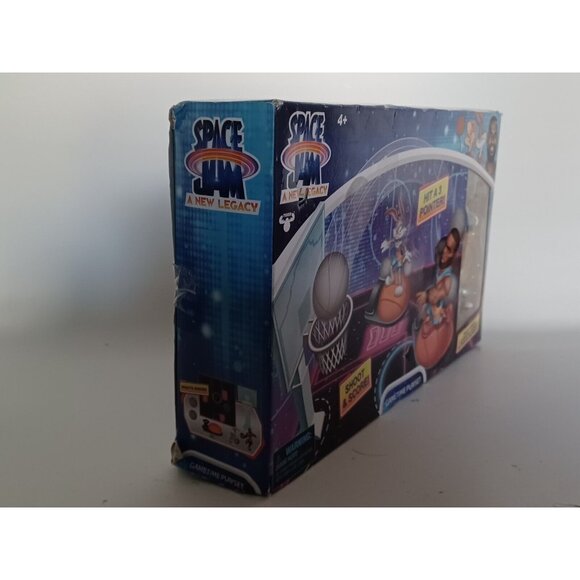 Space Jam A New Legacy - Gametime Playset with Lebron and Bugs Bunny Figurines - Picture 2 of 11
